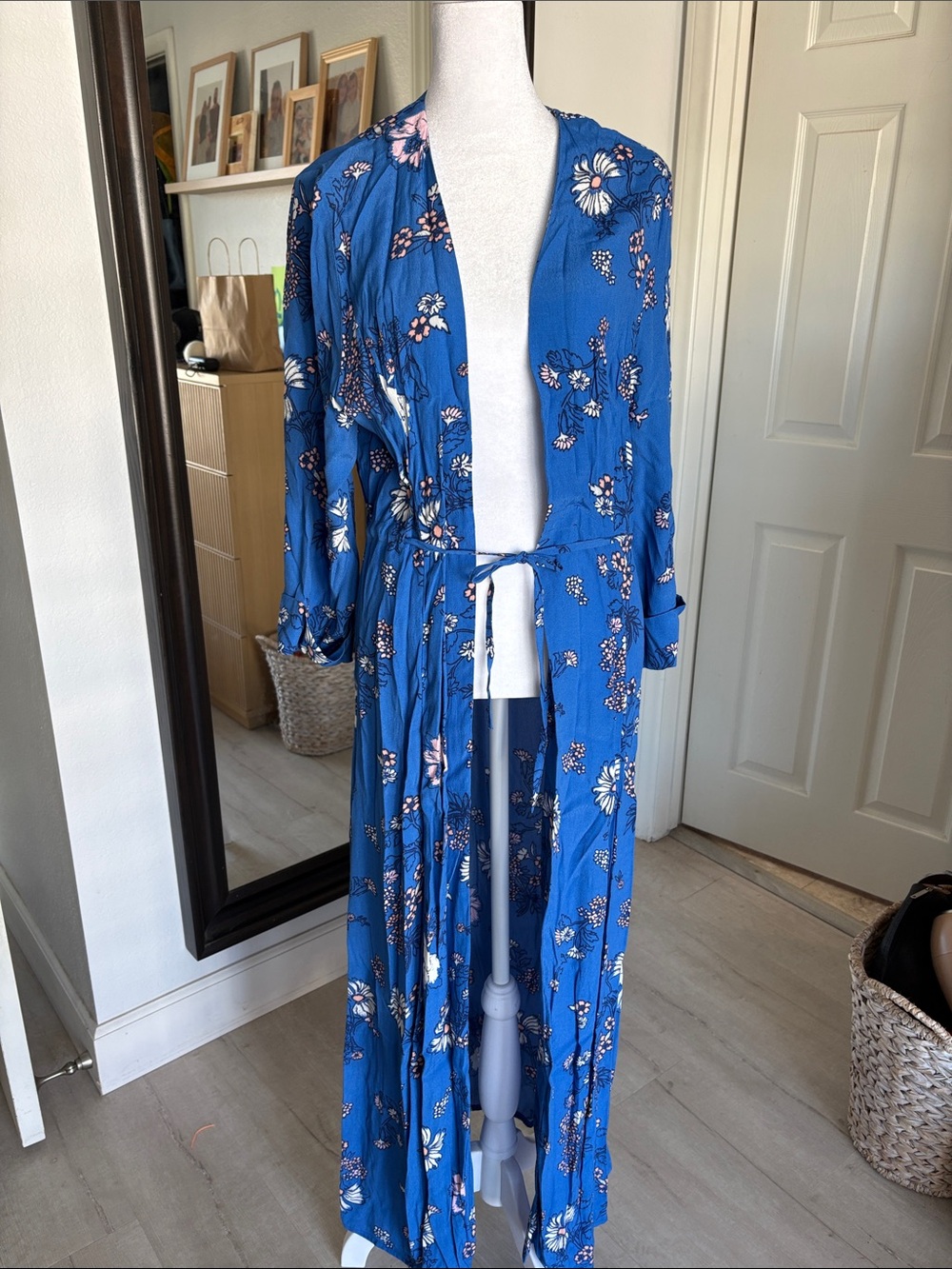 MINK PINK BLISS IN BLOOM KIMONO OPEN CARDIGAN BLUE FLORAL